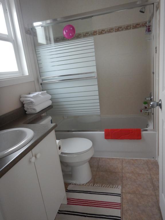 Clean And Quiet 2 Bdr 2 Bthr Private Entrance Entire Guests Suite Near Coquitlam Center Mall And Skytrain Exterior photo