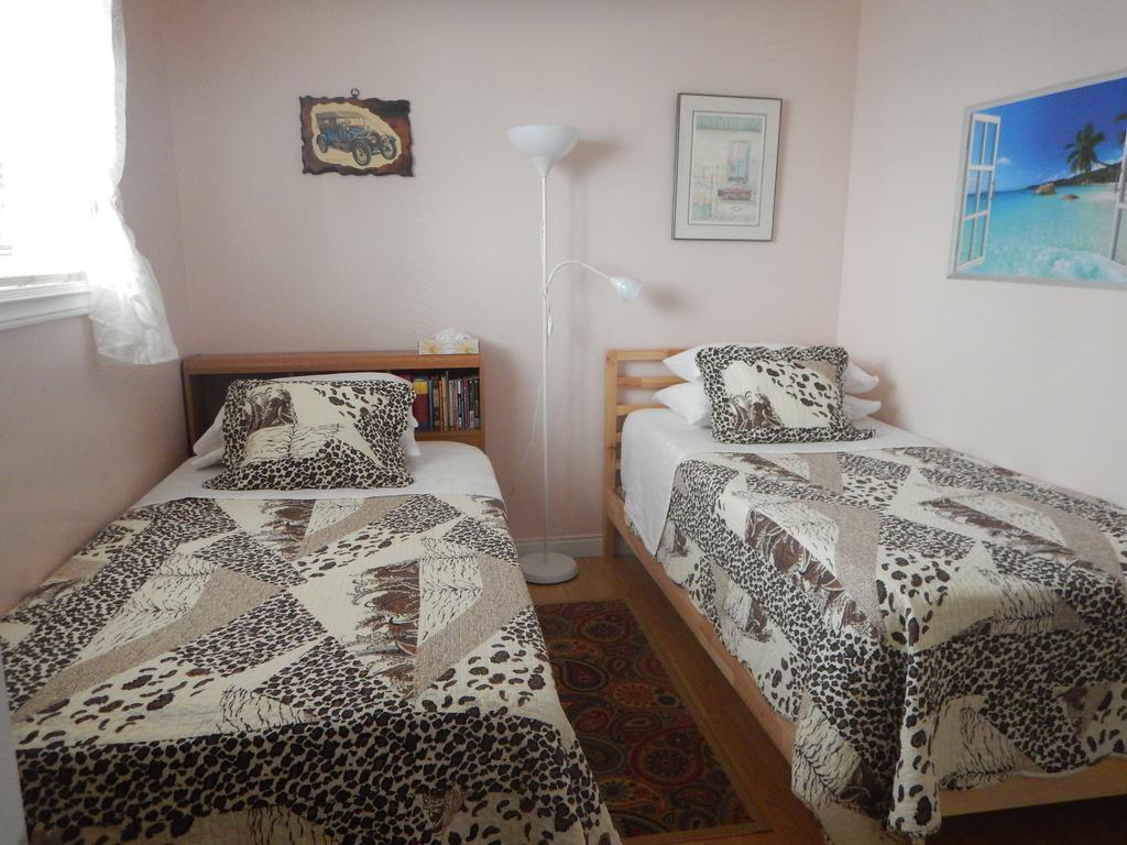 Clean And Quiet 2 Bdr 2 Bthr Private Entrance Entire Guests Suite Near Coquitlam Center Mall And Skytrain Exterior photo