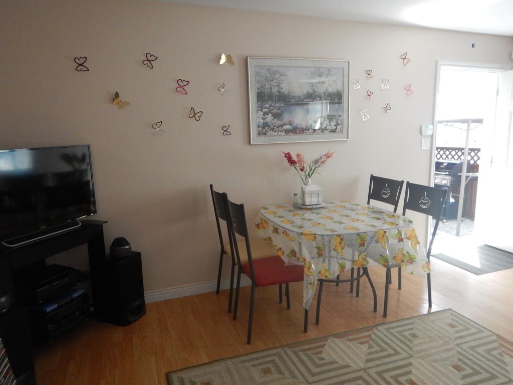 Clean And Quiet 2 Bdr 2 Bthr Private Entrance Entire Guests Suite Near Coquitlam Center Mall And Skytrain Exterior photo